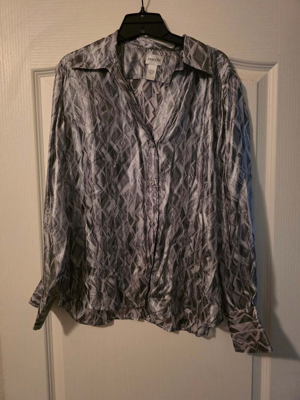 Chico's Women's Silver Geometric Print 100% Silk Button-Up Blouse Top Size 2